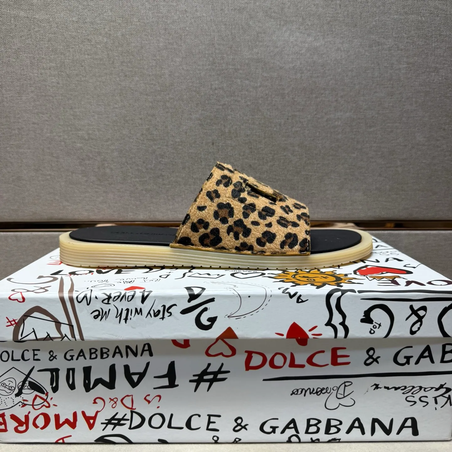 Men's men's shoes 💰pp280【DG～】Men's casual slippers 2025z cabinet sales simultaneously 🔶Size: 38-44 #️⃣ 🔷1 color🔜The upper is made of multi-material splicing ➕Genuine leather lining, comfortable and breathable, sole: original comfortable and wear-resistant outsole, ⚠️real thing📱photographed🎬real thing is better📢📢📢